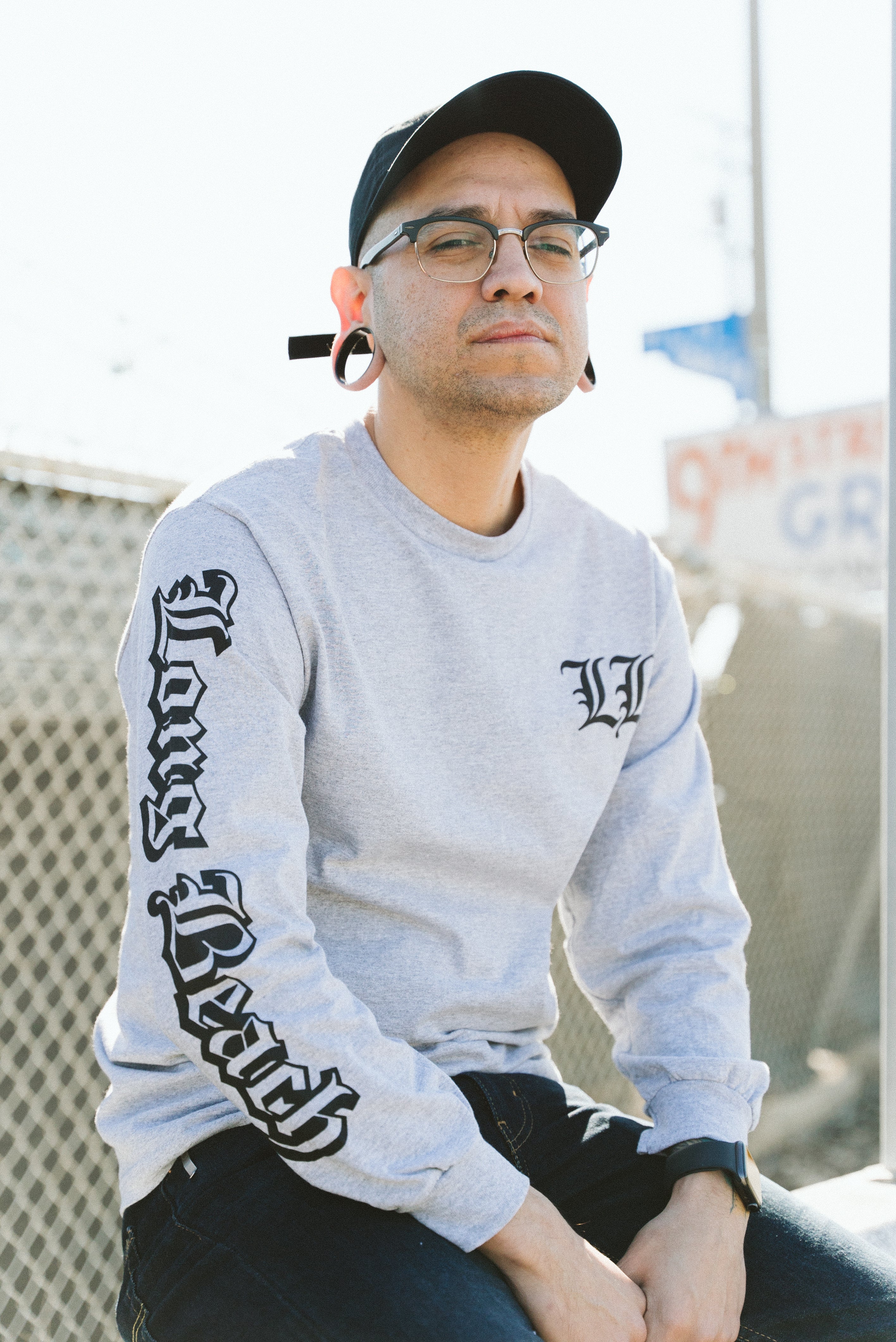 Old English Men's Heather Grey Long Sleeve T-Shirt – Long Beach